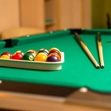 豪斯布朗纳可旅馆 *